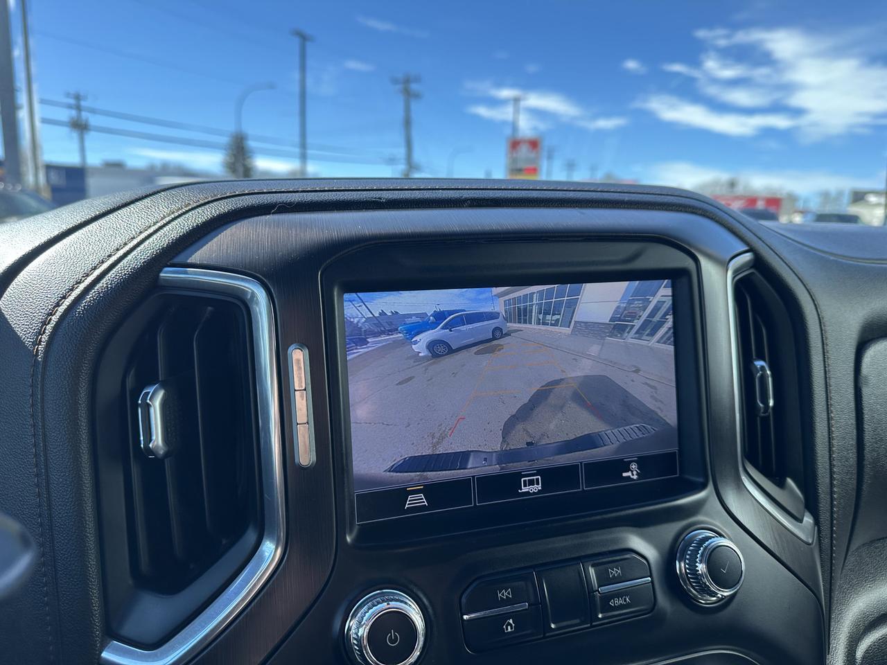 2021 GMC Sierra 1500 AT4 Crew Cab 4WD | V8 | Leather | Heated Vented Seats | MultiPro Tailgate | 2IN Factory Lift Redwater AB