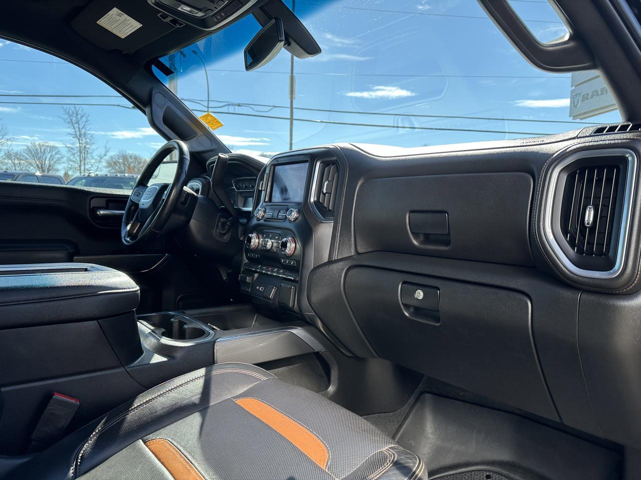2021 GMC Sierra 1500 AT4 Crew Cab 4WD | V8 | Leather | Heated Vented Seats | MultiPro Tailgate | 2IN Factory Lift Redwater AB