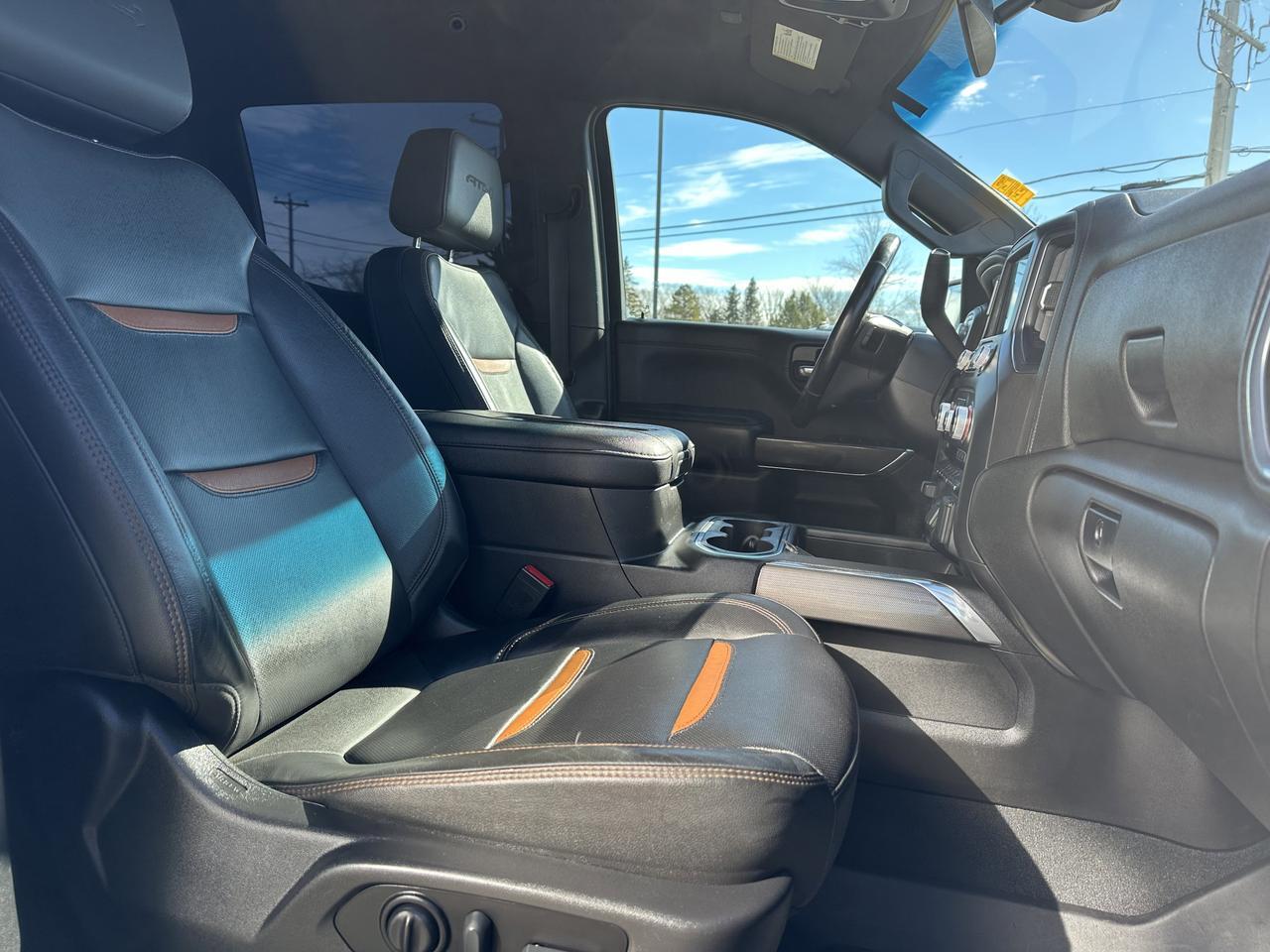 2021 GMC Sierra 1500 AT4 Crew Cab 4WD | V8 | Leather | Heated Vented Seats | MultiPro Tailgate | 2IN Factory Lift Redwater AB