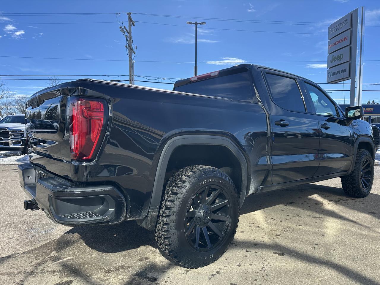 2021 GMC Sierra 1500 AT4 Crew Cab 4WD | V8 | Leather | Heated Vented Seats | MultiPro Tailgate | 2IN Factory Lift Redwater AB