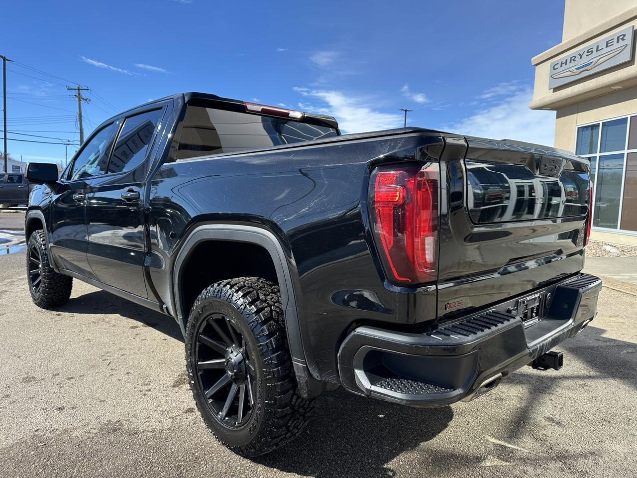 2021 GMC Sierra 1500 AT4 Crew Cab 4WD | V8 | Leather | Heated Vented Seats | MultiPro Tailgate | 2IN Factory Lift Redwater AB