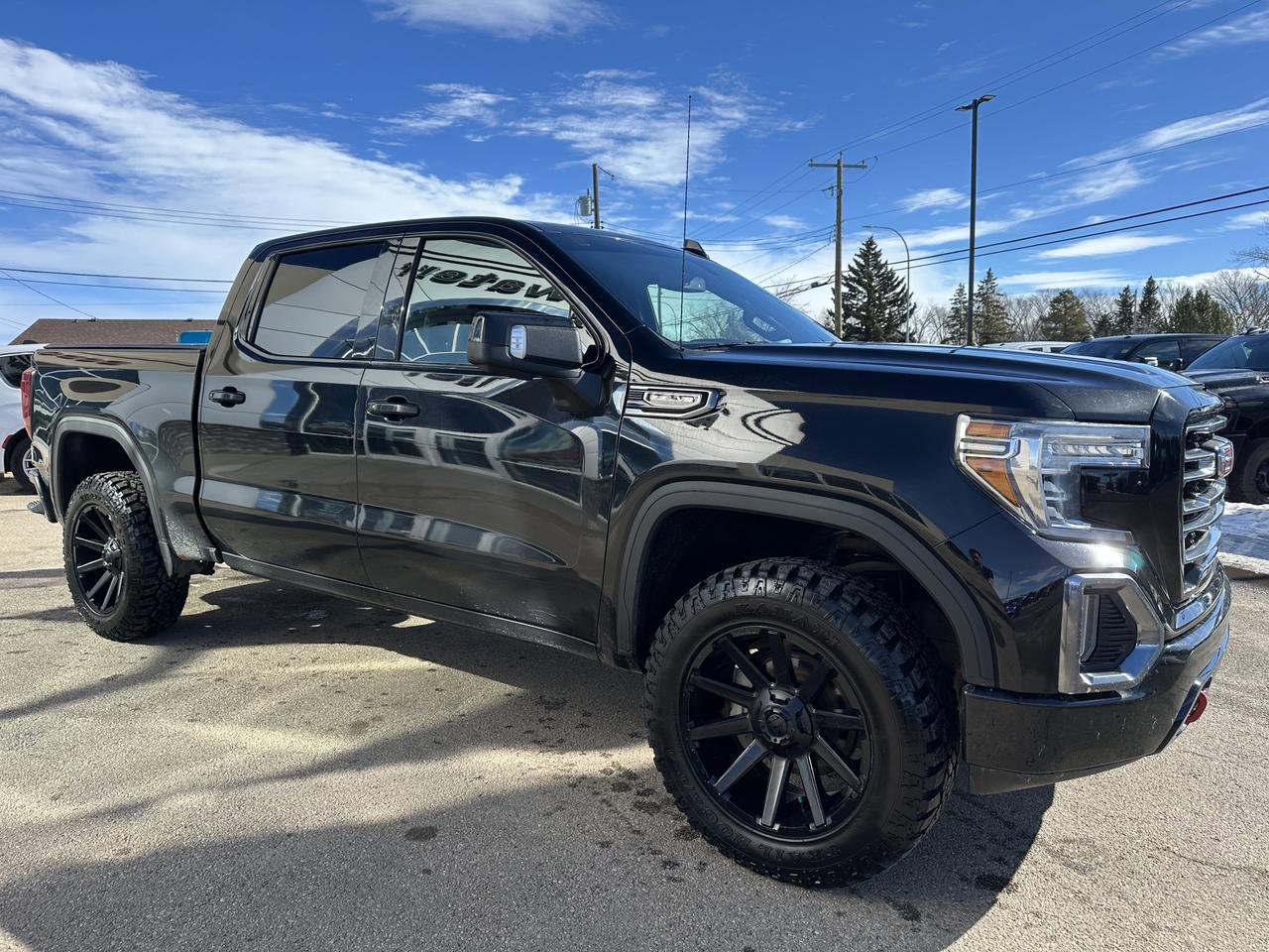 2021 GMC Sierra 1500 AT4 Crew Cab 4WD | V8 | Leather | Heated Vented Seats | MultiPro Tailgate | 2IN Factory Lift Redwater AB