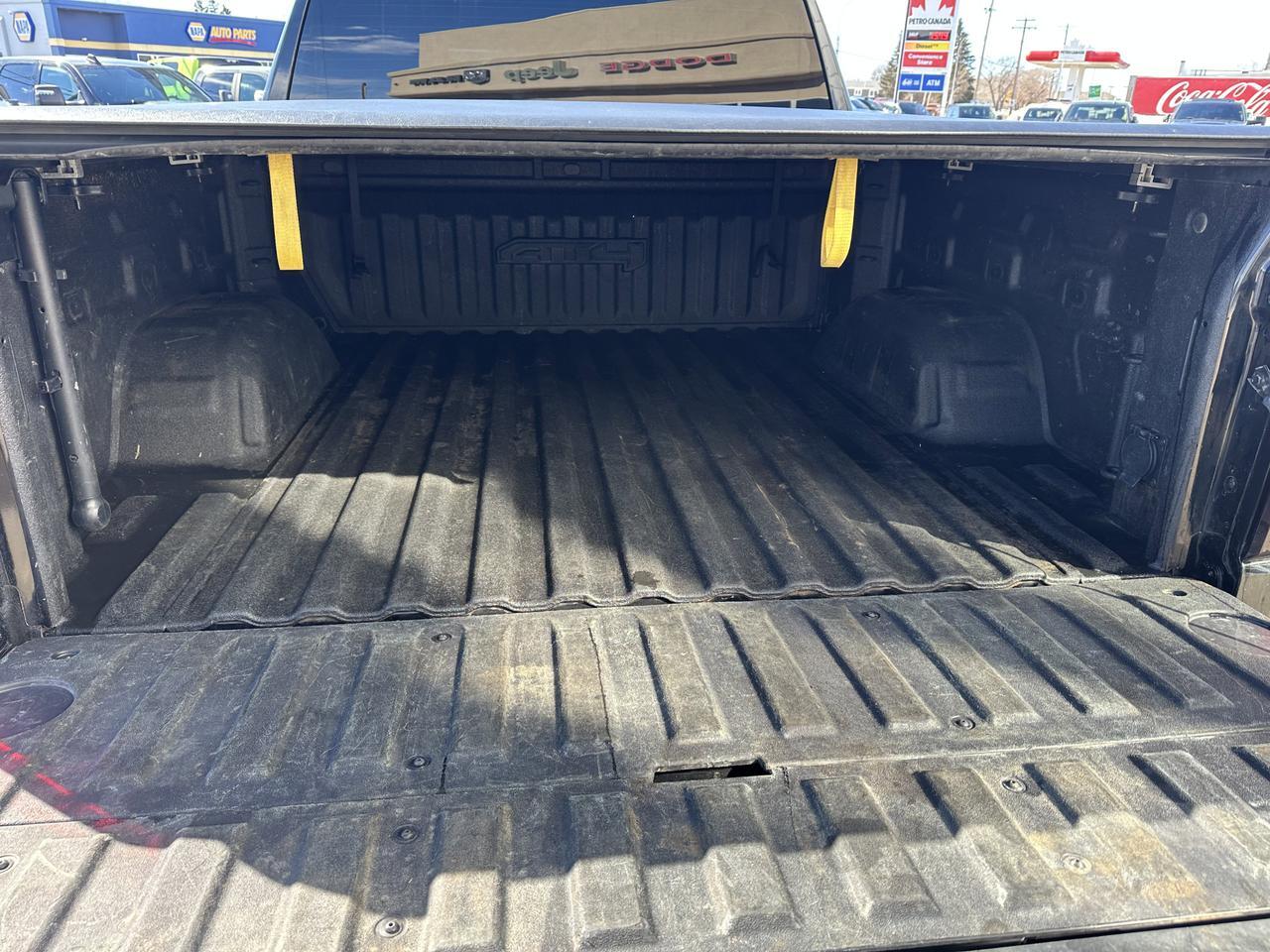 2021 GMC Sierra 1500 AT4 Crew Cab 4WD | V8 | Leather | Heated Vented Seats | MultiPro Tailgate | 2IN Factory Lift Redwater AB