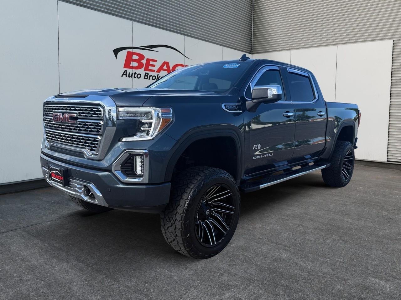 2021 GMC Sierra 4WD Crew Cab Short Box Denali's photo