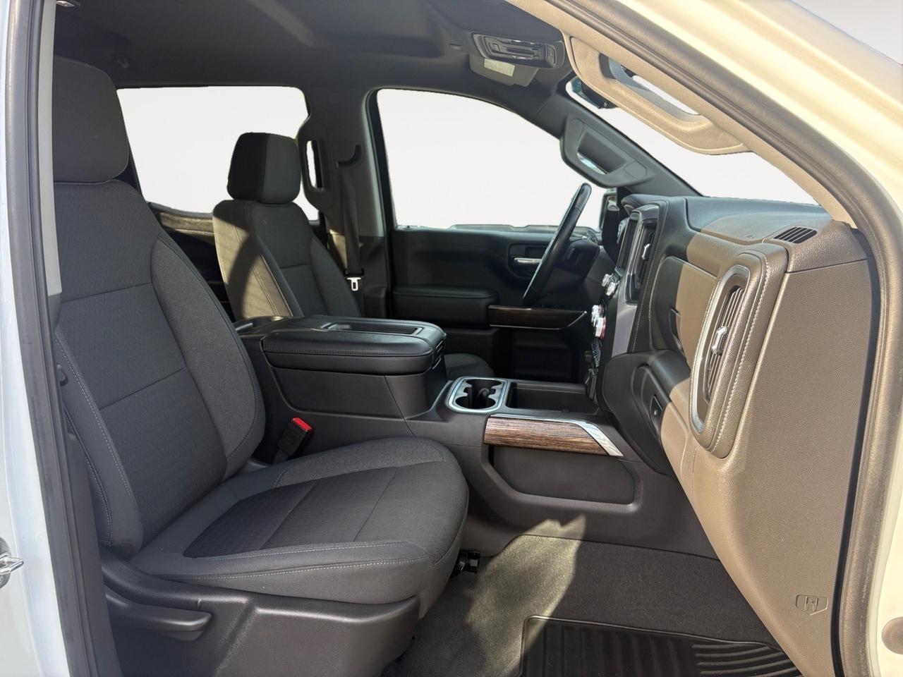 2021 GMC Sierra 1500 Elevation, LANE KEEP ASSIST, BLIND SPOT ALERT, RUNNING BOARDS, REAR POWER SLIDING WINDOW, REAR BUMPER STEP, BACKUP CAMERA, APPLE CARPLAY/ANDROID AUTO, HEATED STEERING WHEEL & SEATS, ONLY 1 OWNER, ELEVATE YOUR RIDE! Virginia Beach VA