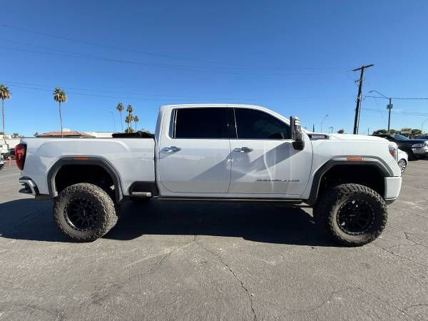 2021 GMC Sierra 2500HD 4WD Crew Cab Standard Bed Denali