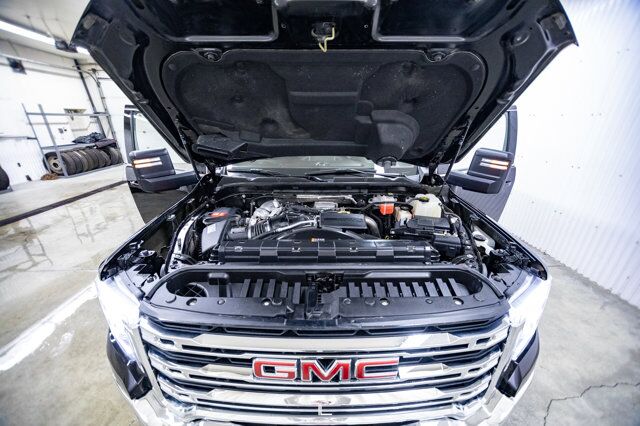 2021 GMC Sierra 2500HD 4x4 Crew Cab SLE Diesel BCam Red Deer AB