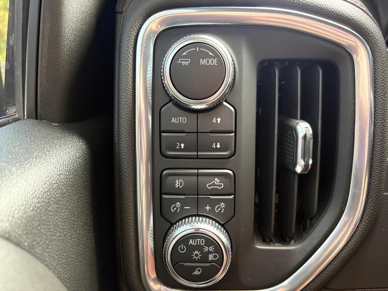 2021 GMC Sierra 2500HD AT4, LIFTED, RUNNING BOARDS, TOW PACKAGE, SUNROOF, HEATED & COOLING SEATS, BLIND SPOT, LANE KEEP ASSIST, POWER EXTENDING MIRRORS, APPLE CAPPLAY/ANDROID AUTO, BACKUP CAMERA, PARKING SENSORS, ONLY 30K MILES, CLEAN CARFAX, THIS TRUCK HAS WHAT YOU NEED! Virginia Beach VA