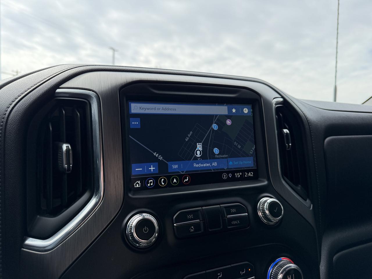 2021 GMC Sierra 2500HD Denali Crew Cab 4WD | V8 Diesel | Leather | Heated Vented Seats | NAV | Remote Start | Sunroof Redwater AB