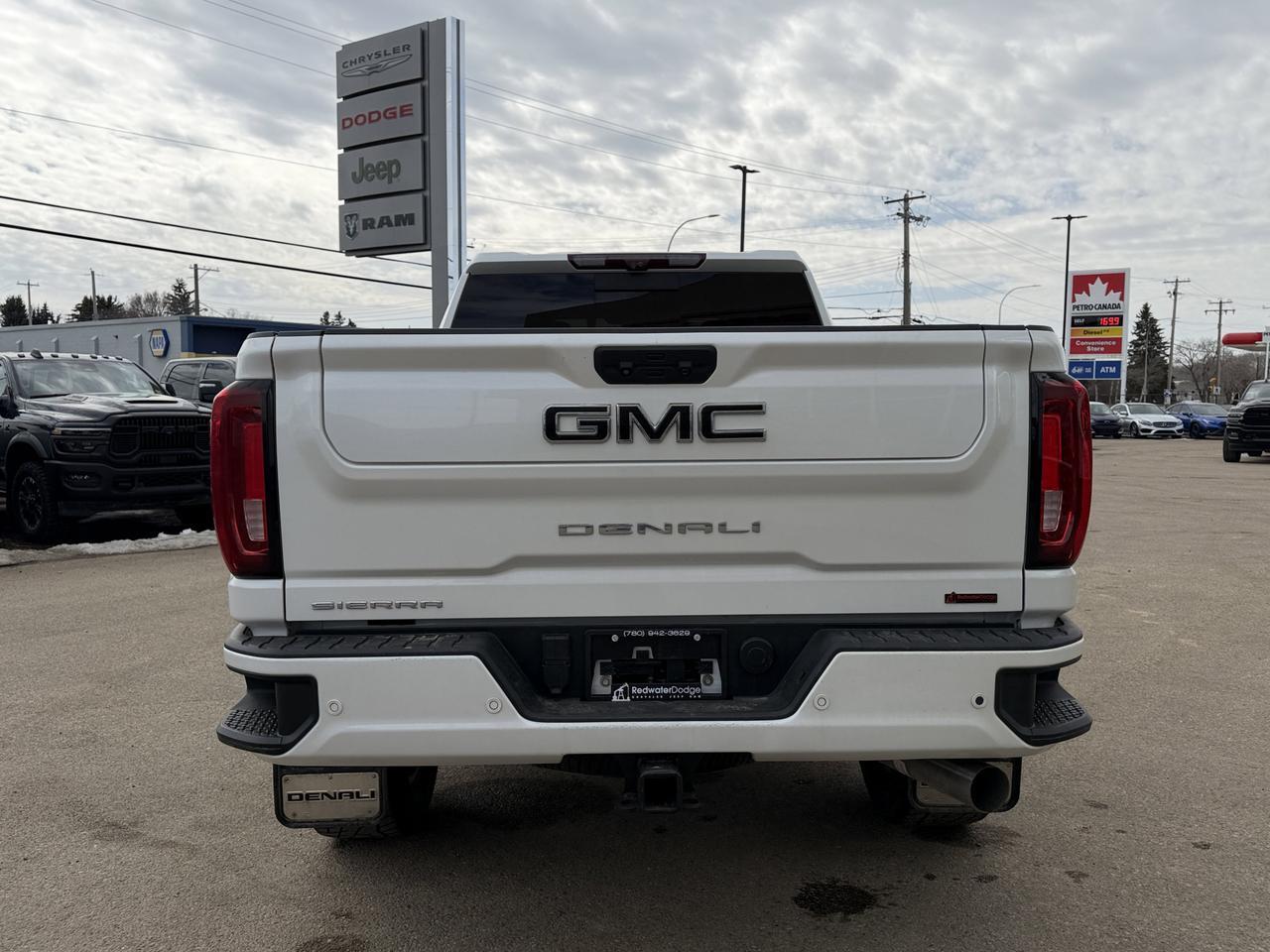 2021 GMC Sierra 2500HD Denali Crew Cab 4WD | V8 Diesel | Leather | Heated Vented Seats | NAV | Remote Start | Sunroof Redwater AB