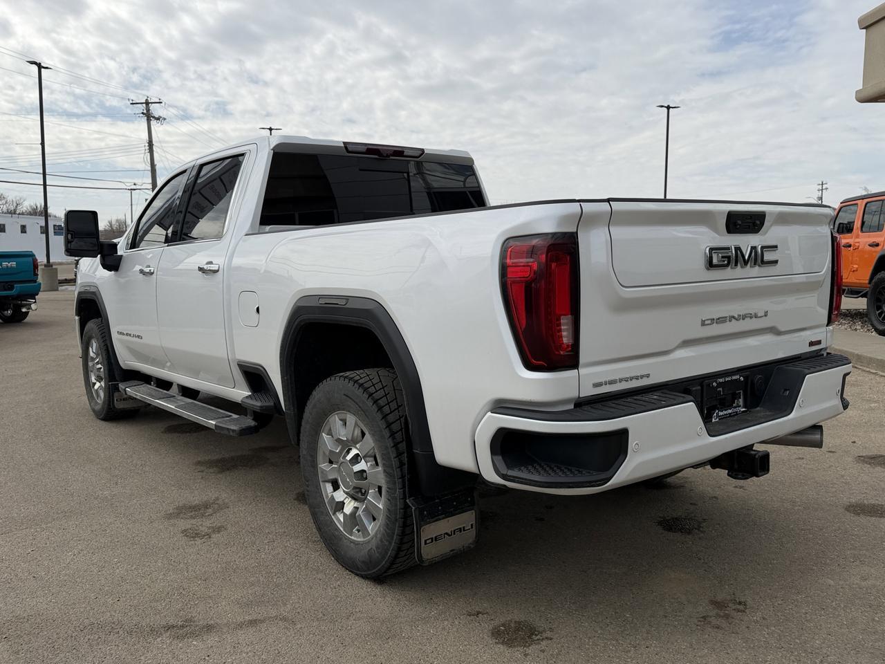 2021 GMC Sierra 2500HD Denali Crew Cab 4WD | V8 Diesel | Leather | Heated Vented Seats | NAV | Remote Start | Sunroof Redwater AB