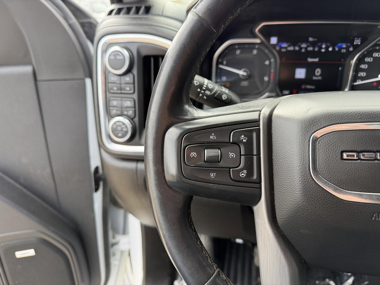 2021 GMC Sierra 2500HD Denali Crew Cab 4WD | V8 Diesel | Leather | Heated Vented Seats | NAV | Remote Start | Sunroof Redwater AB