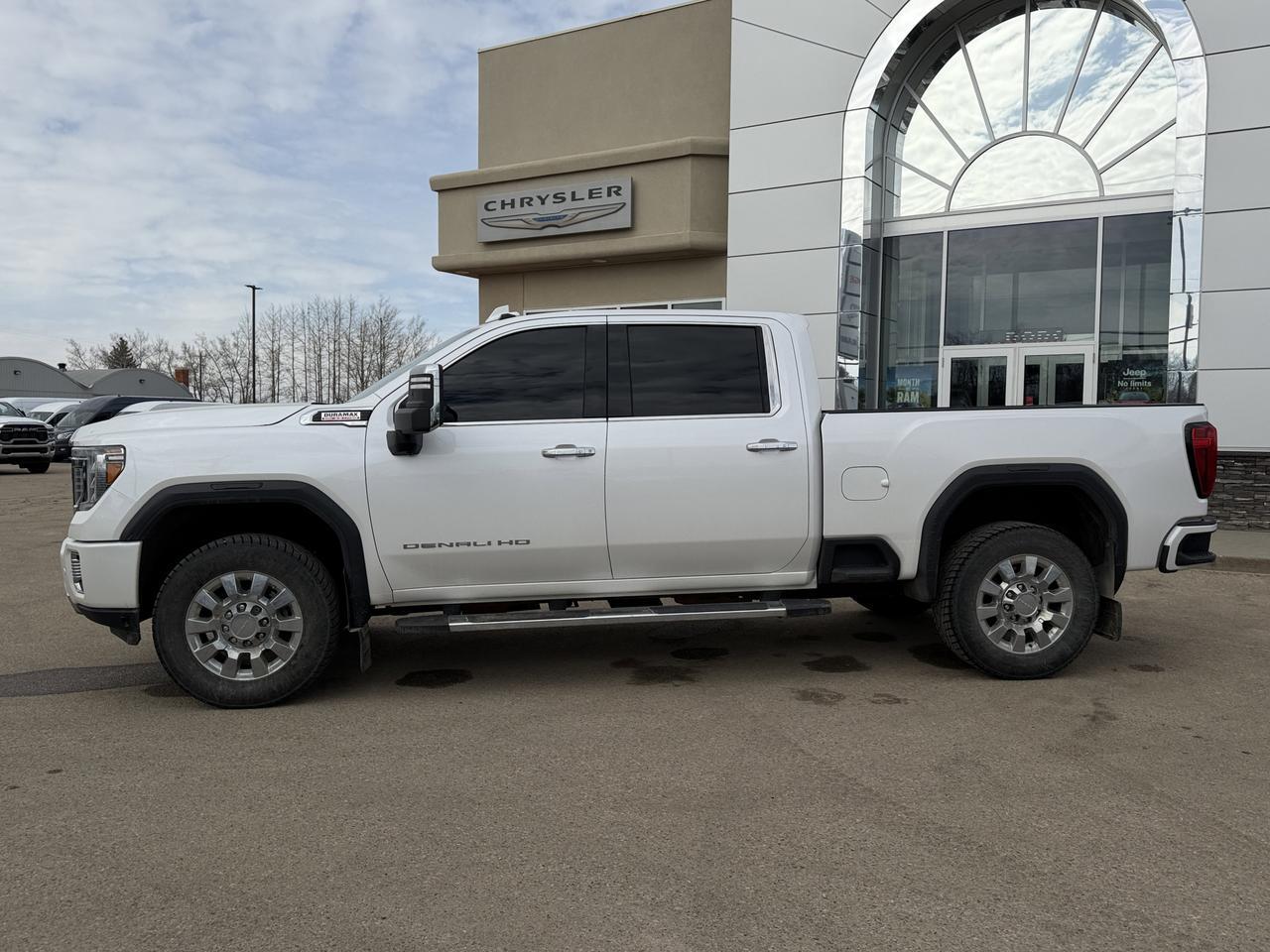 2021 GMC Sierra 2500HD Denali Crew Cab 4WD | V8 Diesel | Leather | Heated Vented Seats | NAV | Remote Start | Sunroof Redwater AB