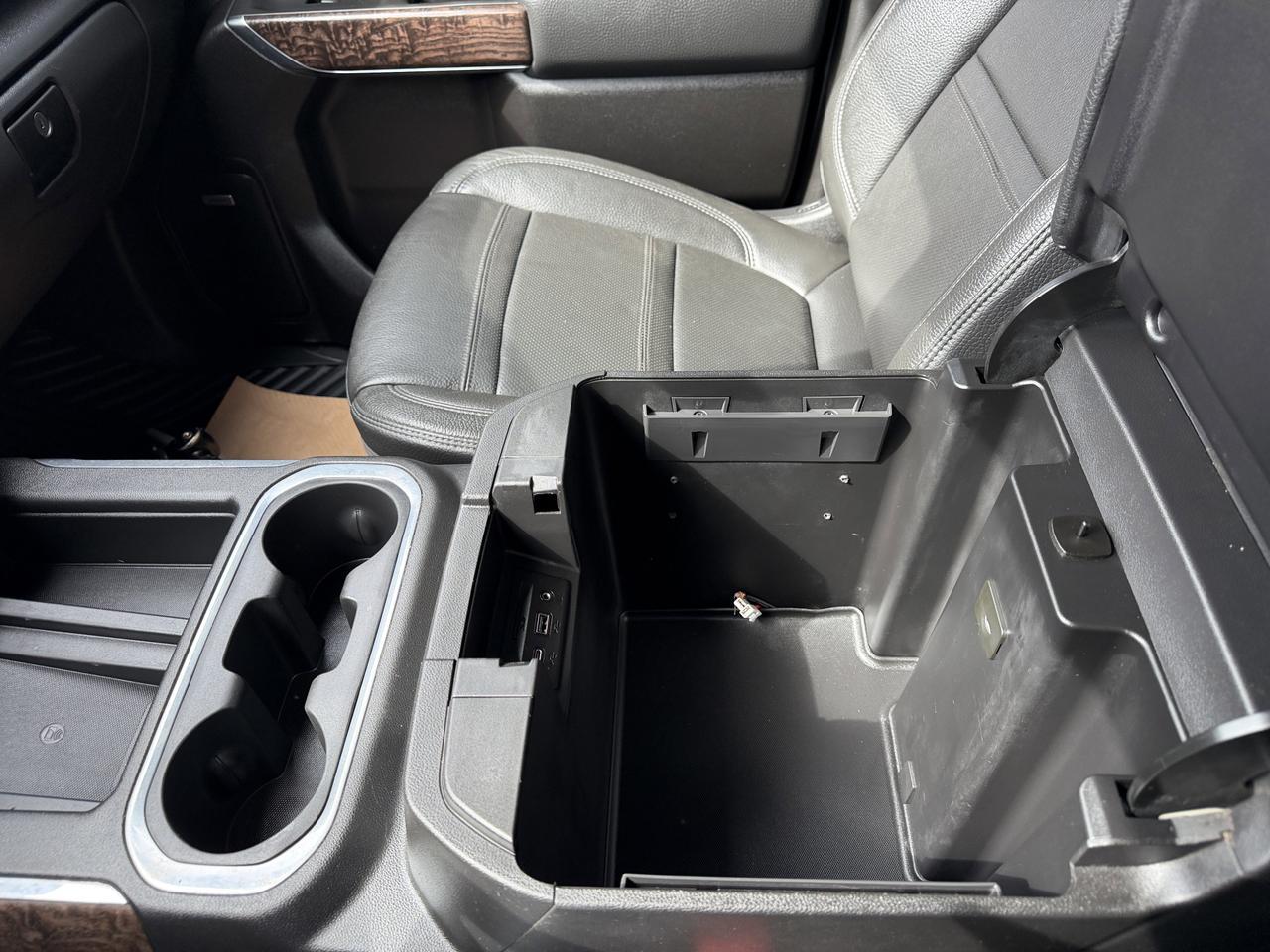 2021 GMC Sierra 2500HD Denali Crew Cab 4WD | V8 Diesel | Leather | Heated Vented Seats | NAV | Remote Start | Sunroof Redwater AB