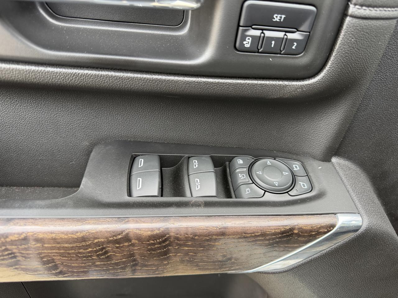 2021 GMC Sierra 2500HD Denali Crew Cab 4WD | V8 Diesel | Leather | Heated Vented Seats | NAV | Remote Start | Sunroof Redwater AB