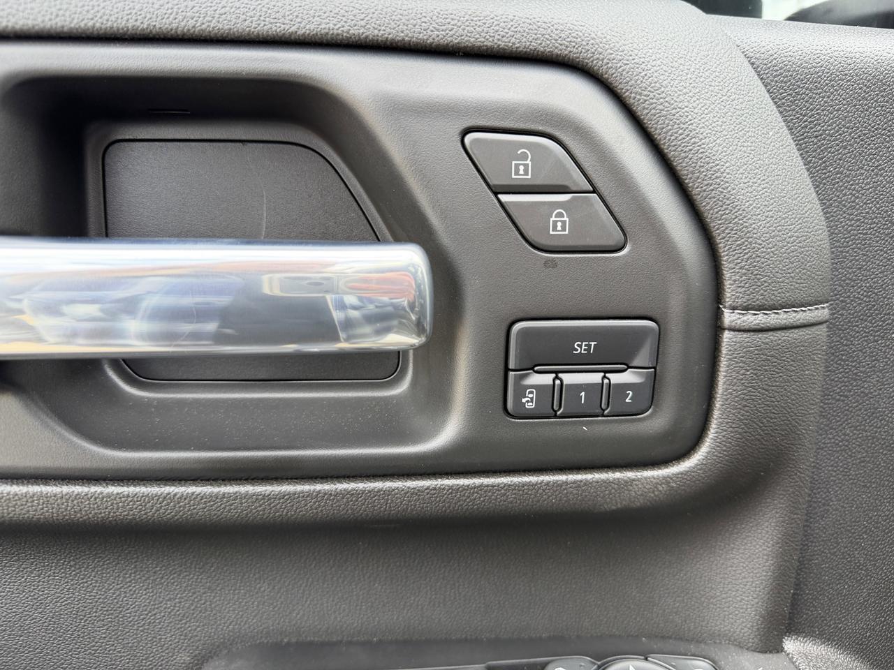 2021 GMC Sierra 2500HD Denali Crew Cab 4WD | V8 Diesel | Leather | Heated Vented Seats | NAV | Remote Start | Sunroof Redwater AB