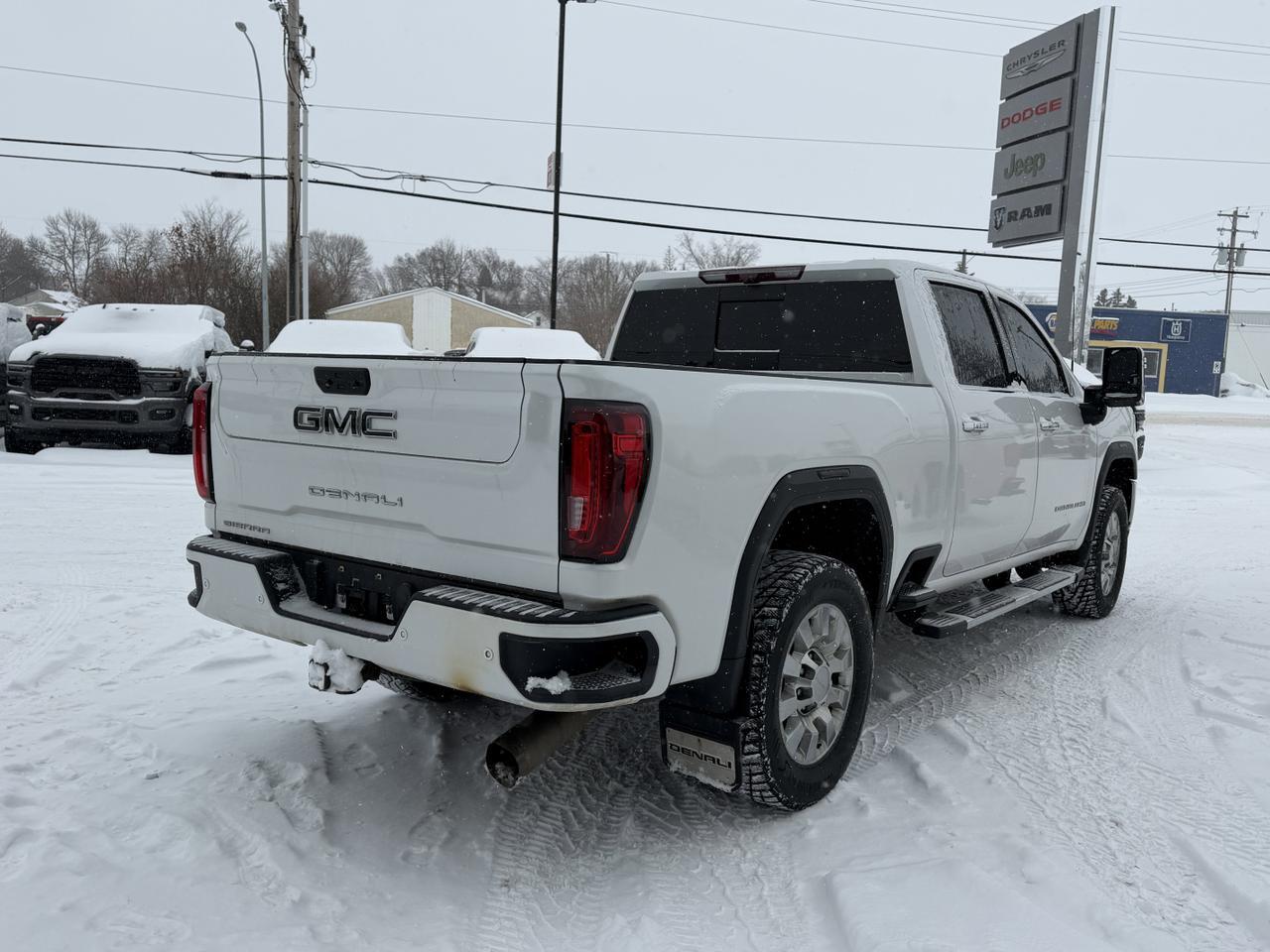 2021 GMC Sierra 2500HD Denali Crew Cab 4WD | V8 Diesel | Leather | Heated Vented Seats | NAV | Remote Start | Sunroof Redwater AB