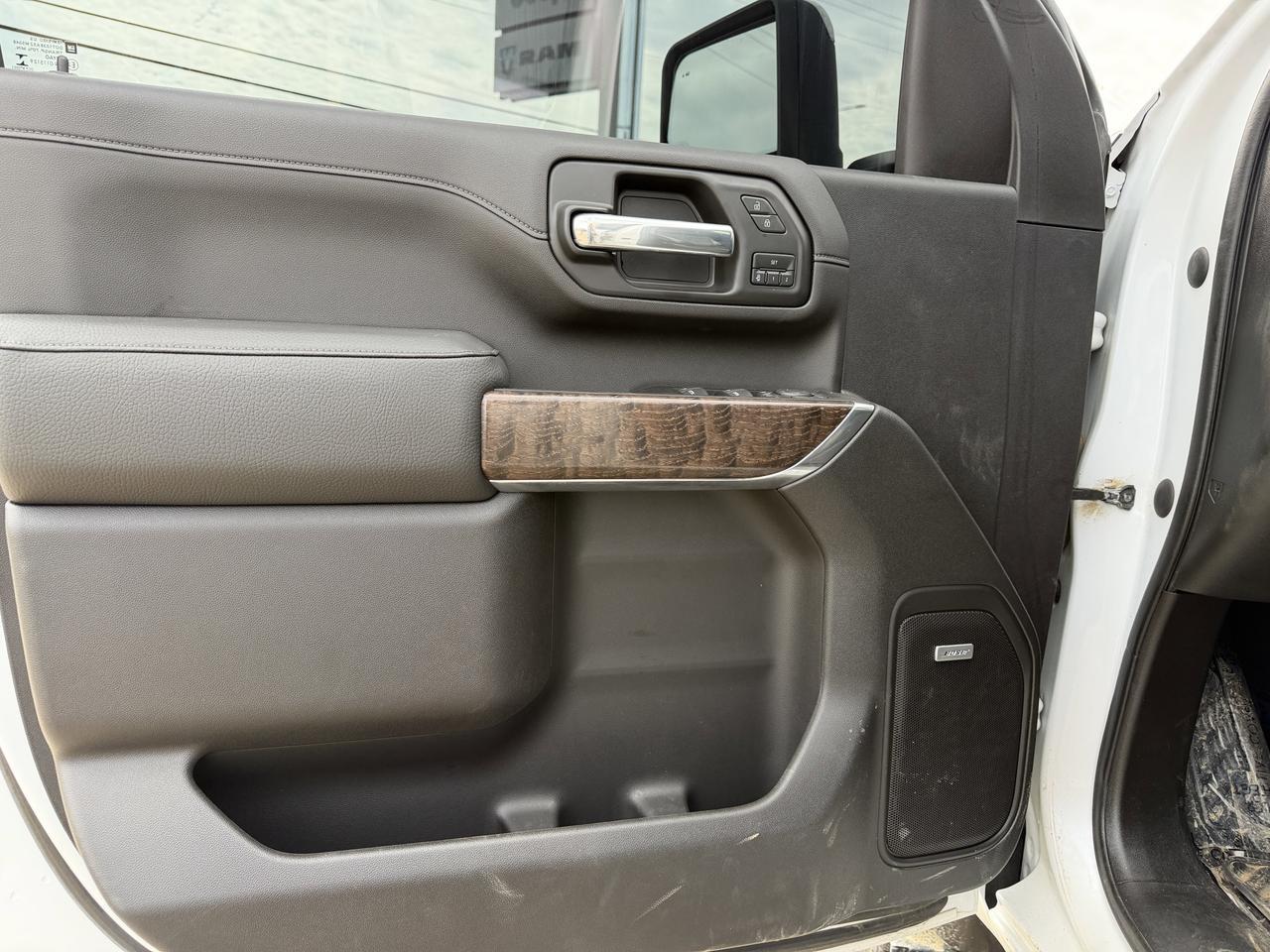 2021 GMC Sierra 2500HD Denali Crew Cab 4WD | V8 Diesel | Leather | Heated Vented Seats | NAV | Remote Start | Sunroof Redwater AB