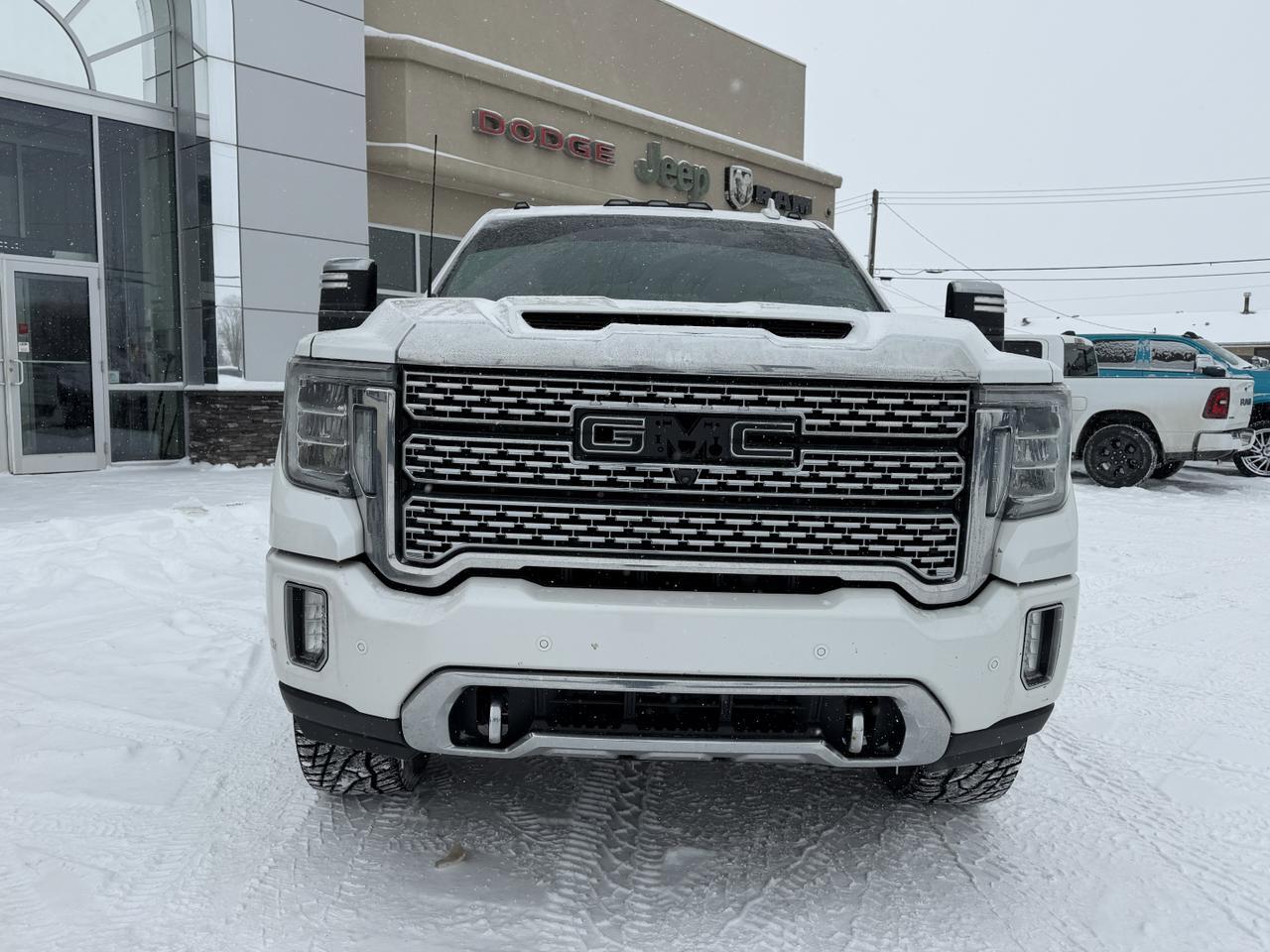 2021 GMC Sierra 2500HD Denali Crew Cab 4WD | V8 Diesel | Leather | Heated Vented Seats | NAV | Remote Start | Sunroof Redwater AB