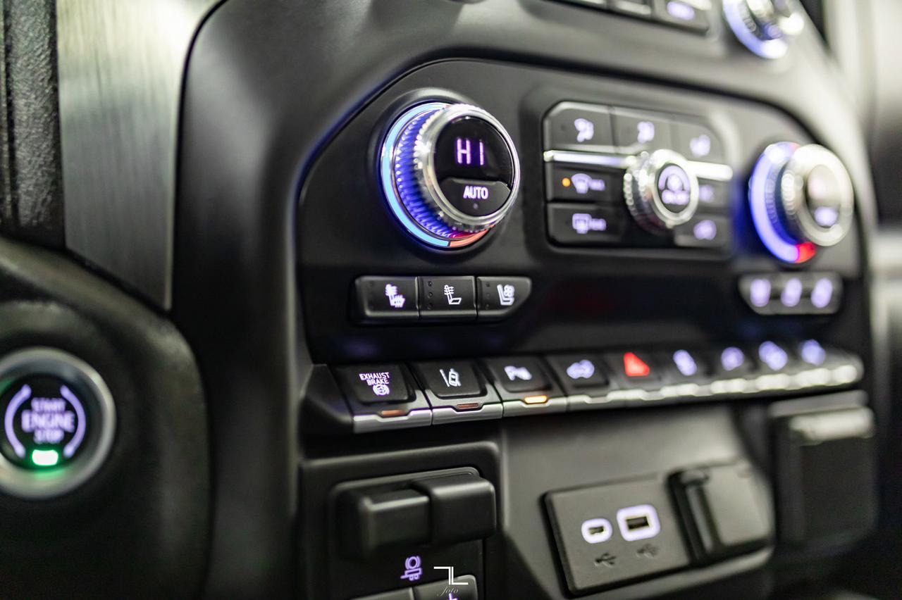 2021 GMC Sierra 3500HD 4x4 Crew Cab Denali Diesel Leather Roof Nav BCam Red Deer AB