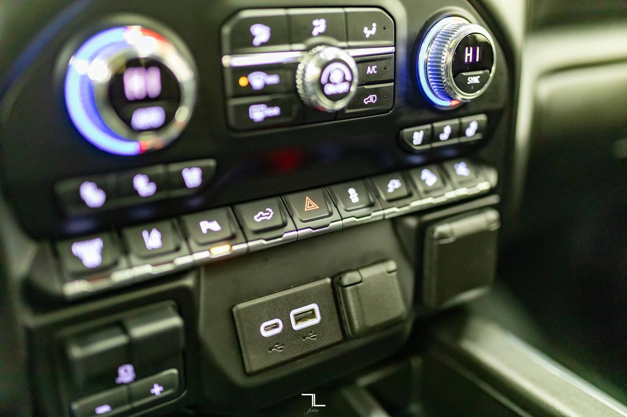 2021 GMC Sierra 3500HD 4x4 Crew Cab Denali Diesel Leather Roof Nav BCam Red Deer AB