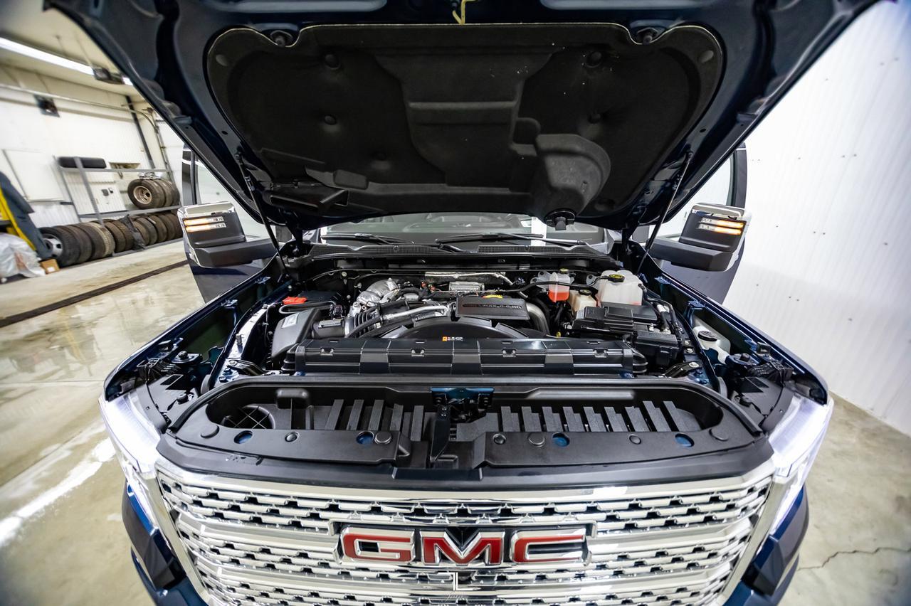 2021 GMC Sierra 3500HD 4x4 Crew Cab Denali Diesel Leather Roof Nav BCam Red Deer AB