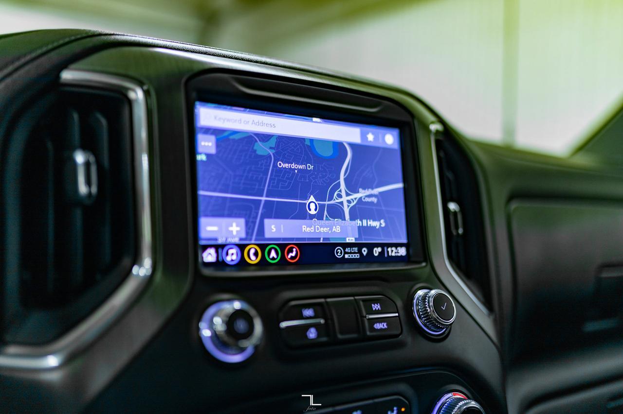 2021 GMC Sierra 3500HD 4x4 Crew Cab Denali Longbox Diesel Leather Roof Nav BCam Red Deer AB