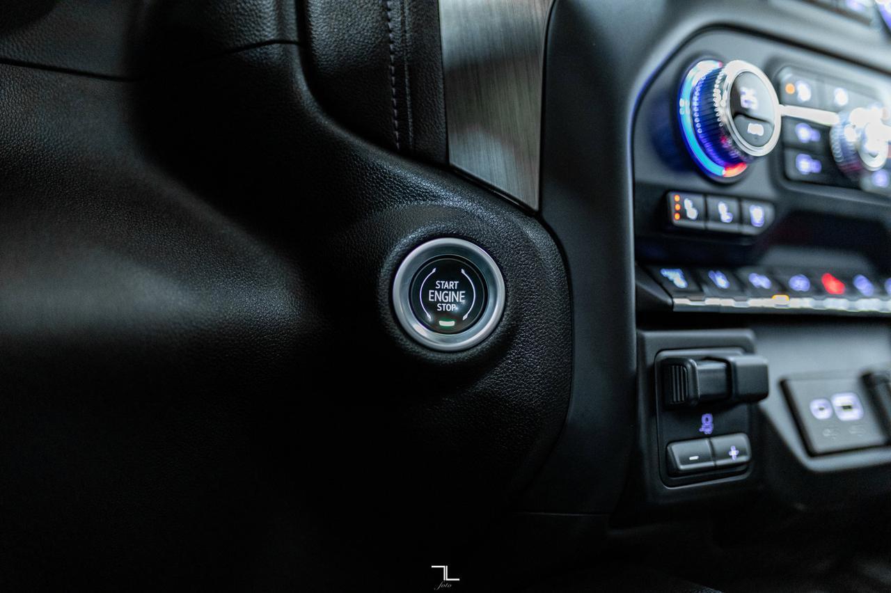 2021 GMC Sierra 3500HD 4x4 Crew Cab Denali Longbox Diesel Leather Roof Nav BCam Red Deer AB