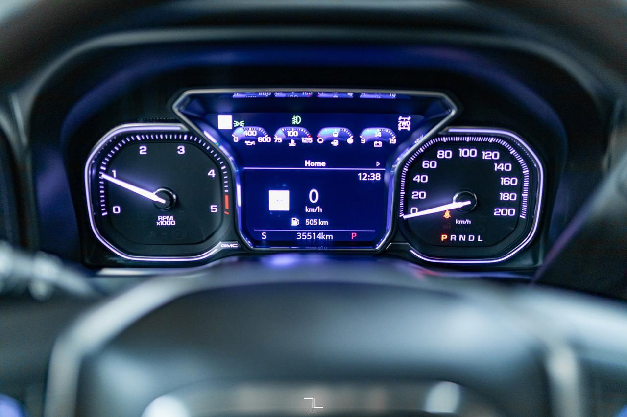 2021 GMC Sierra 3500HD 4x4 Crew Cab Denali Longbox Diesel Leather Roof Nav BCam Red Deer AB