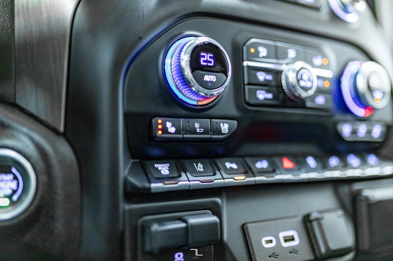 2021 GMC Sierra 3500HD 4x4 Crew Cab Denali Longbox Diesel Leather Roof Nav BCam Red Deer AB