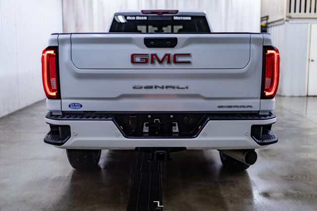 2021 GMC Sierra 3500HD 4x4 Crew Cab Denali Longbox Diesel Leather Roof Nav BCam Red Deer AB