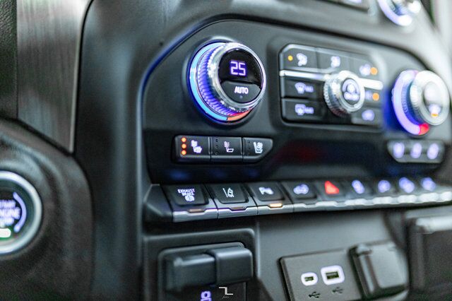 2021 GMC Sierra 3500HD 4x4 Crew Cab Denali Longbox Diesel Leather Roof Nav BCam Red Deer AB