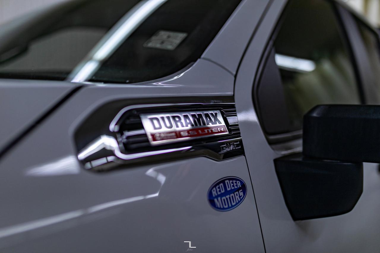 2021 GMC Sierra 3500HD 4x4 Crew Cab SLE Deck Diesel Red Deer AB