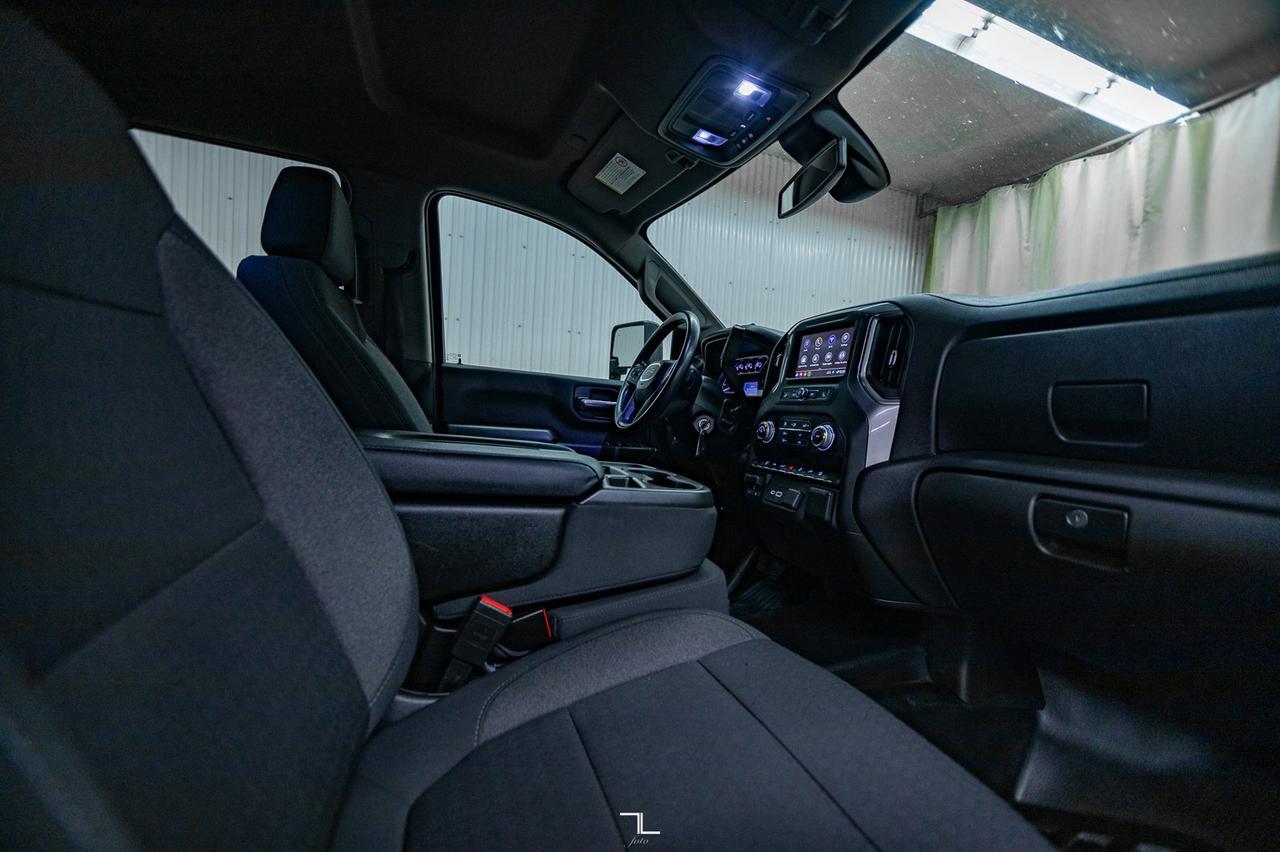 2021 GMC Sierra 3500HD 4x4 Crew Cab SLE Deck Diesel Red Deer AB