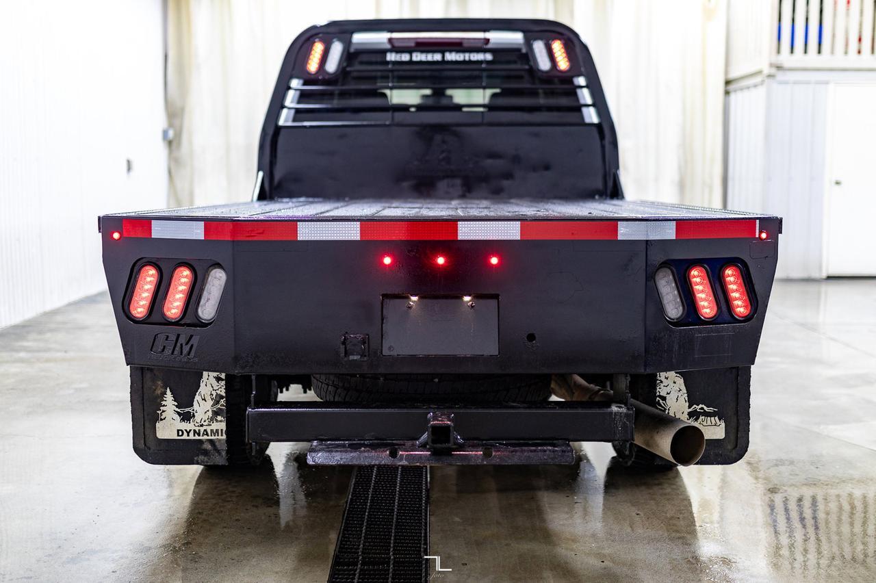 2021 GMC Sierra 3500HD 4x4 Crew Cab SLE Deck Diesel Red Deer AB