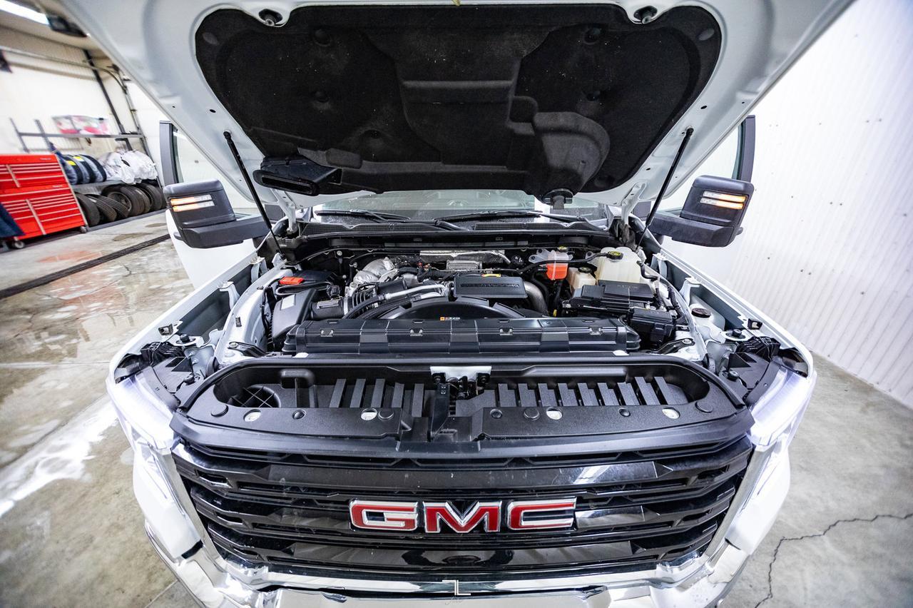 2021 GMC Sierra 3500HD 4x4 Crew Cab SLE Deck Diesel Red Deer AB