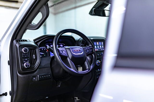 2021 GMC Sierra 3500HD 4x4 Crew Cab SLE Deck Diesel Red Deer AB