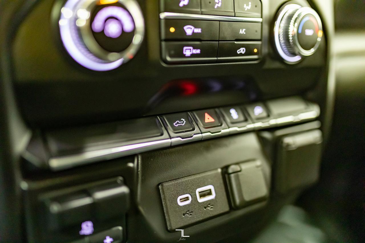 2021 GMC Sierra 3500HD 4x4 Crew Cab SLE Longbox BCam Red Deer AB