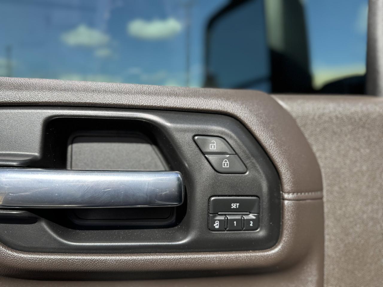 2021 GMC Sierra 3500HD Denali Crew Cab 4WD | Rig Ready Ram | V8 Diesel | Remote Start | Heated Seats | OnStar Redwater AB