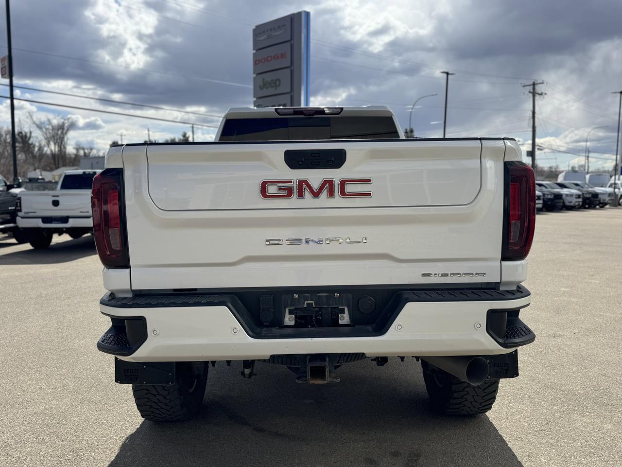 2021 GMC Sierra 3500HD Denali Crew Cab 4WD | Rig Ready Ram | V8 Diesel | Remote Start | Heated Seats | OnStar Redwater AB