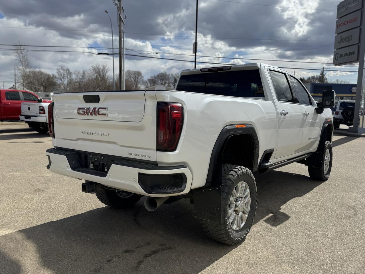 2021 GMC Sierra 3500HD Denali Crew Cab 4WD | Rig Ready Ram | V8 Diesel | Remote Start | Heated Seats | OnStar Redwater AB