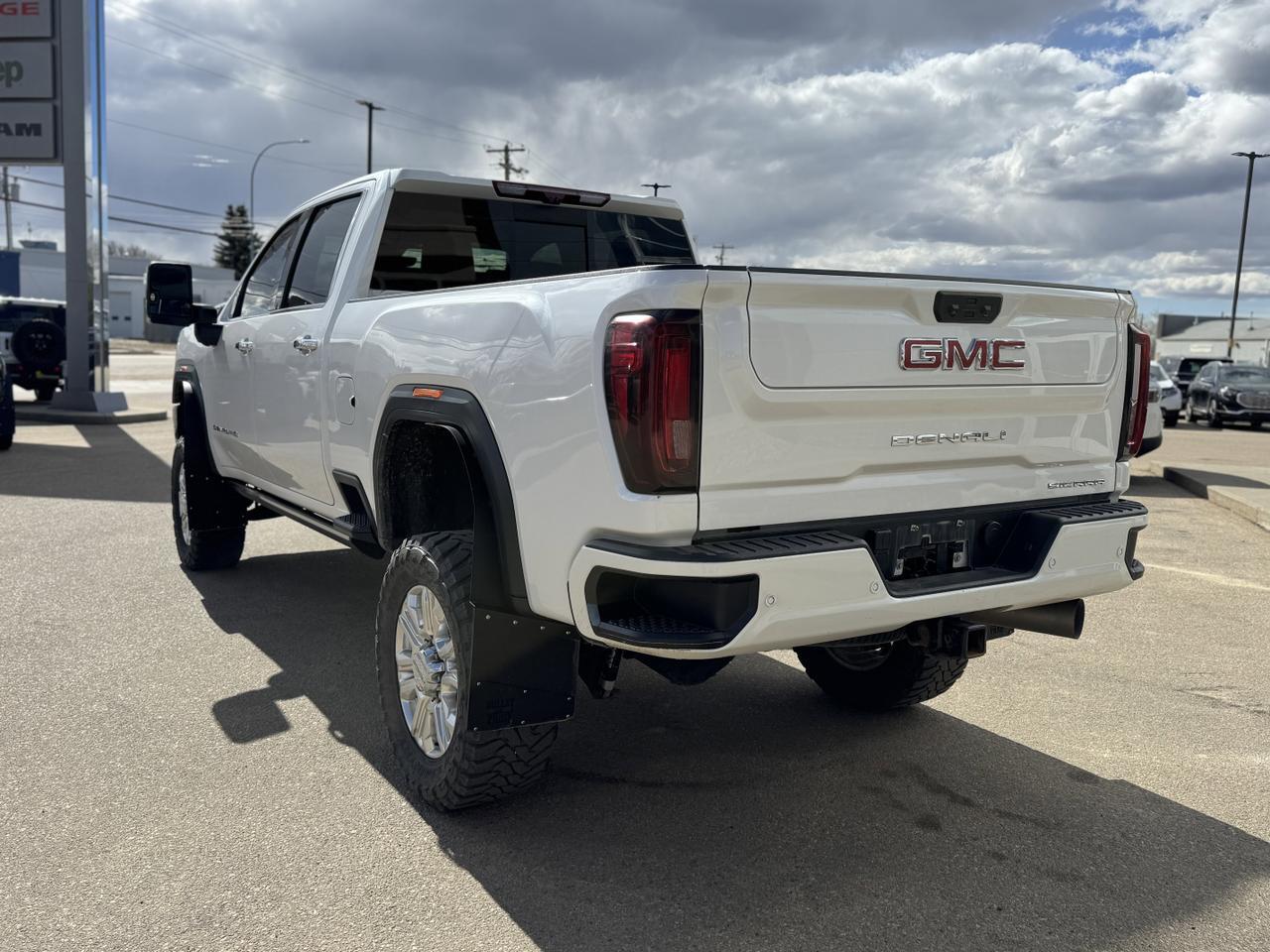 2021 GMC Sierra 3500HD Denali Crew Cab 4WD | Rig Ready Ram | V8 Diesel | Remote Start | Heated Seats | OnStar Redwater AB
