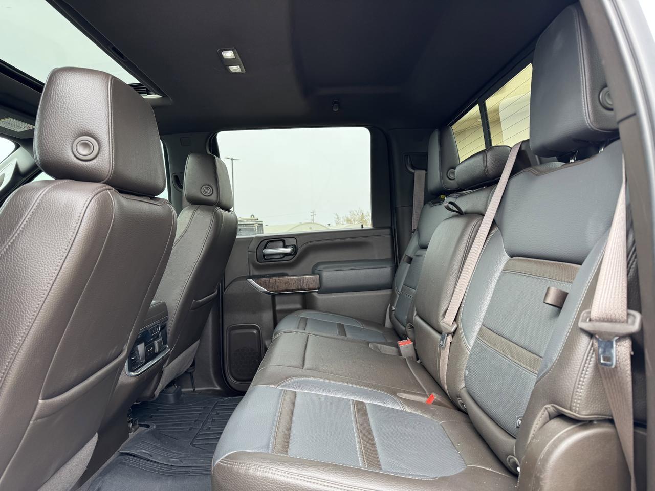 2021 GMC Sierra 3500HD Denali Crew Cab 4WD | Rig Ready Ram | V8 Diesel | Remote Start | Heated Seats | OnStar Redwater AB