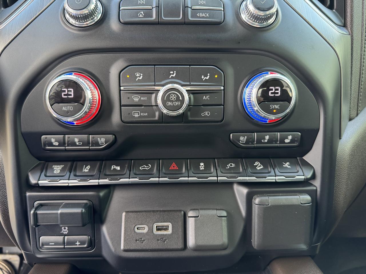 2021 GMC Sierra 3500HD Denali Crew Cab 4WD | Rig Ready Ram | V8 Diesel | Remote Start | Heated Seats | OnStar Redwater AB