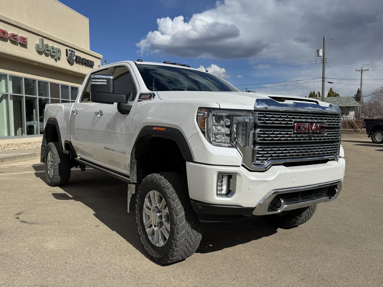 2021 GMC Sierra 3500HD Denali Crew Cab 4WD | Rig Ready Ram | V8 Diesel | Remote Start | Heated Seats | OnStar Redwater AB