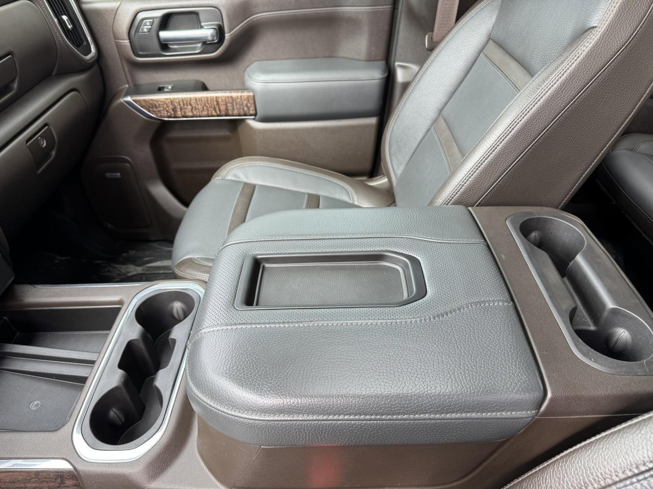 2021 GMC Sierra 3500HD Denali Crew Cab 4WD | Rig Ready Ram | V8 Diesel | Remote Start | Heated Seats | OnStar Redwater AB