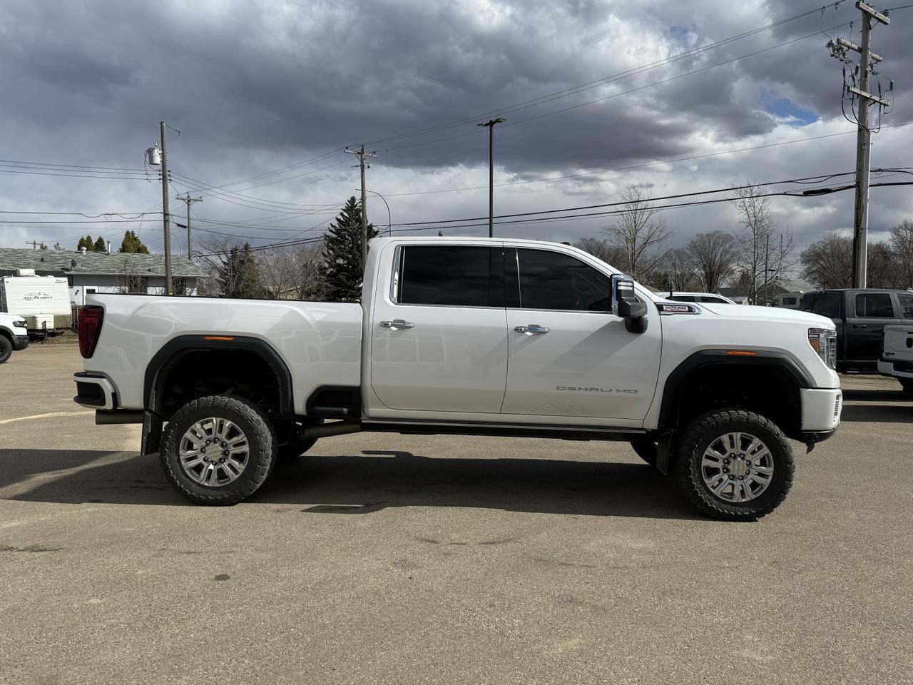 2021 GMC Sierra 3500HD Denali Crew Cab 4WD | Rig Ready Ram | V8 Diesel | Remote Start | Heated Seats | OnStar Redwater AB