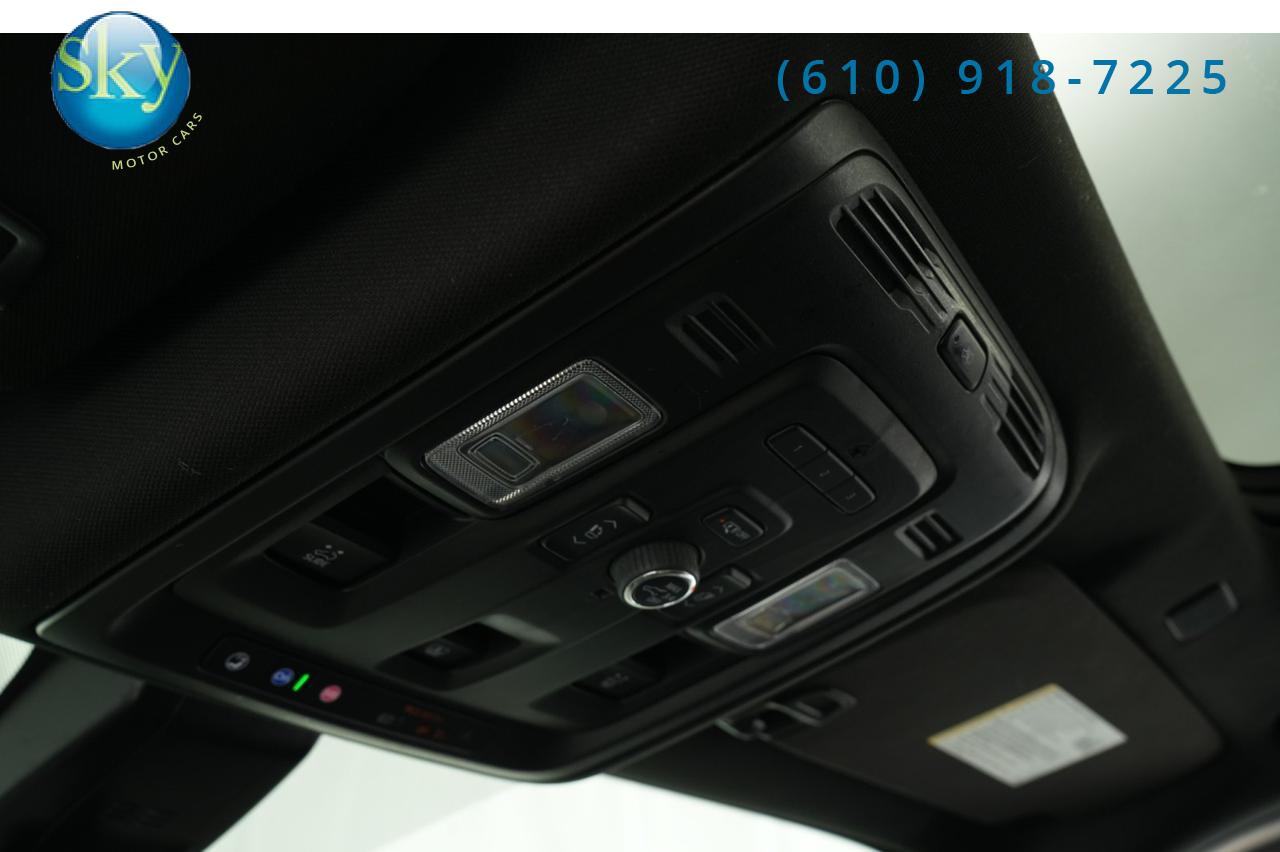 2021 GMC Yukon 4WD Denali 7-PASSENGER Reat Seat Entertainment West Chester PA