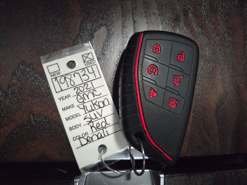 2021 GMC Yukon Denali 4WD 6.2L V8 3rd Row GPS Sunroof FREE WARRANTY Call (682)587-6288 Arlington TX