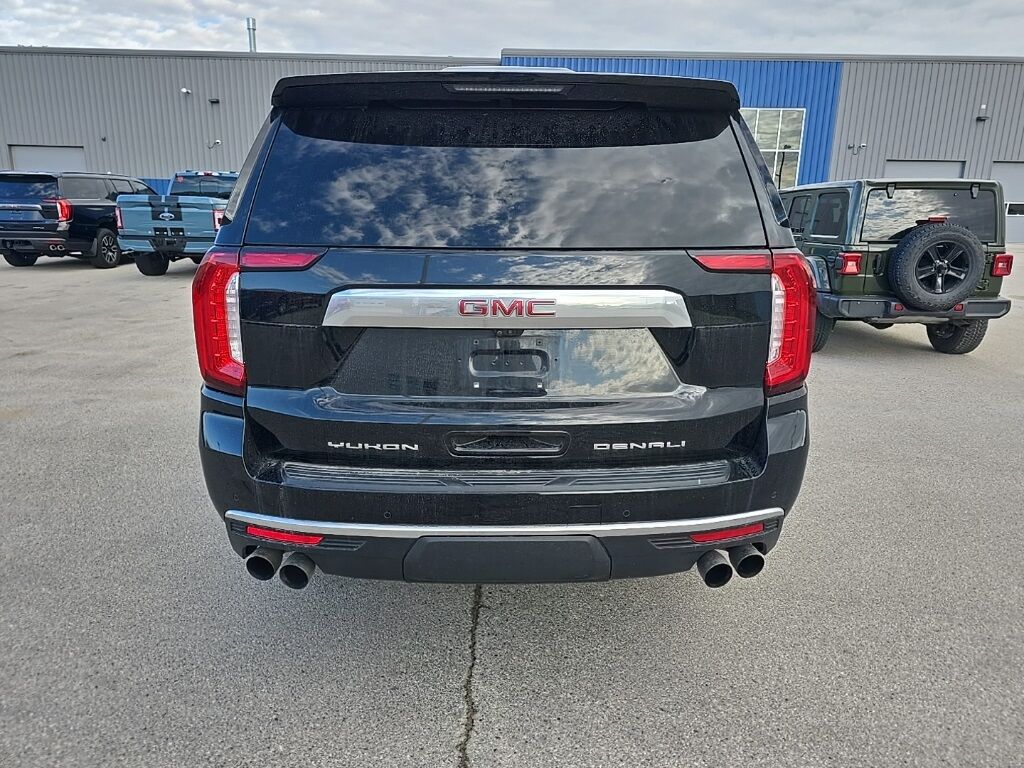 2021 GMC Yukon Denali 4WD 7 Passenger Fond du Lac WI